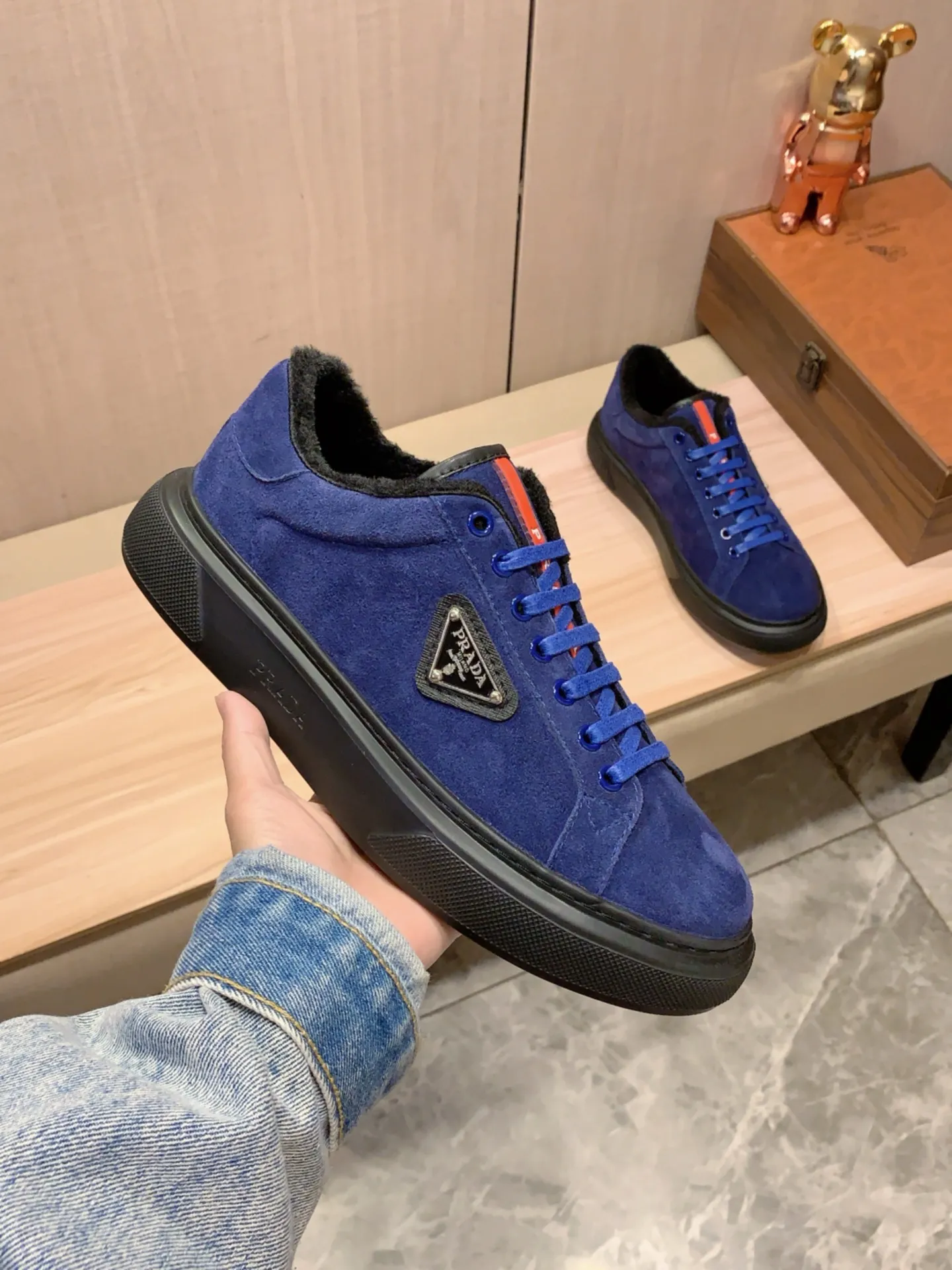 Warm new model: Factory price: 460💰💰🎩🎩[Lightning][Lightning] "Prada Men's Shoes💰pRADA*" The latest and most popular casual shoes, top brand [seduce] luxury~purchase, top~quality. [Strong] The upper is made of imported breathable anti-wear material ➕ Breathable simulated fur feet (•) with fine workmanship. The original stylish and stylish soft rubber wear-resistant and non-slip outsole is light and comfortable on the feet. The real thing looks better when photographed in person. 0186: code: 38-44, 4️⃣ colors selected